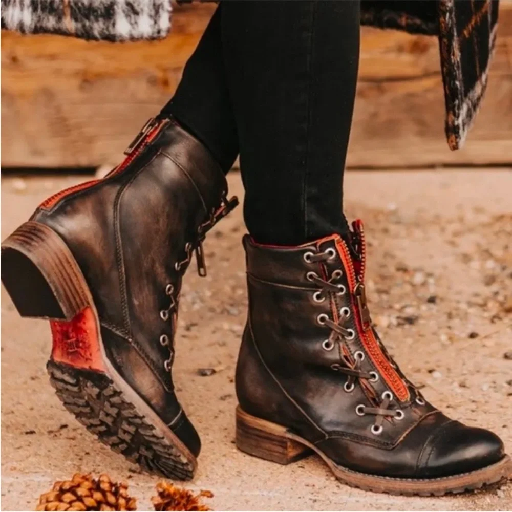 Freebird Liverpool boots~Size 10! Black with Red Zippers - Picture 1 of 6